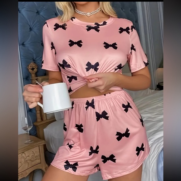 Two piece bowtie pajamas - Picture 2 of 5